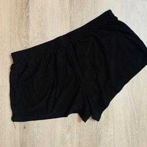 Lightweight, soft, tumbling short.